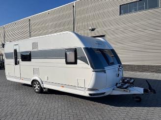 skadebil caravan Hobby  560 KMFE Silverline Edition 2021/2