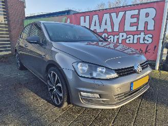 krockskadad bil auto Volkswagen Golf 1.0 tsi trendline 2015/12