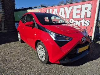 skadebil auto Toyota Aygo 1.0 vvt-i x-play limited 2019/8