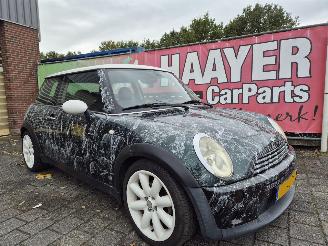 Unfallwagen Mini Cooper 1.6 chilli special paint 2003/3