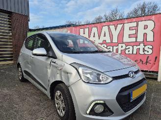 krockskadad bil auto Hyundai I-10 1.0i i-Motion Comfort Plus 2016/4