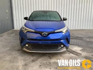 Vrakbiler auto Toyota C-HR C-HR (X1,X5), SUV, 2016 1.8 16V Hybrid 2017/7