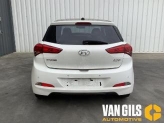 Vrakbiler auto Hyundai I-20 i20 (GBB), Hatchback, 2014 / 2020 1.2i 16V 2015/3