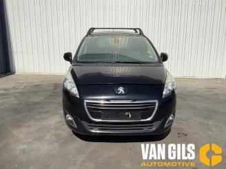 Coche siniestrado Peugeot 5008 5008 I (0A/0E), MPV, 2009 / 2017 1.6 BlueHDi 115 2015/7
