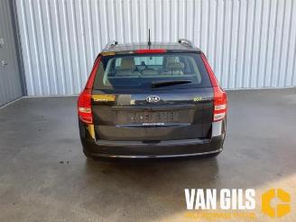 Vaurioauto  passenger cars Kia Cee d Cee'd Sporty Wagon (EDF), Combi, 2007 / 2012 1.4 16V 2011/7