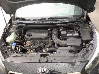 Kia Cee d  picture 11