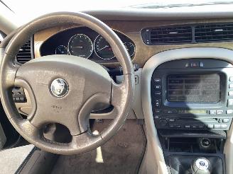 Jaguar X-type 2.5 V6 picture 11