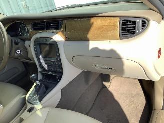 Jaguar X-type 2.5 V6 picture 17