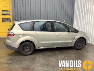 Coche siniestrado Ford S-Max S-Max (GBW), MPV, 2006 / 2014 2.0 16V 2010/1