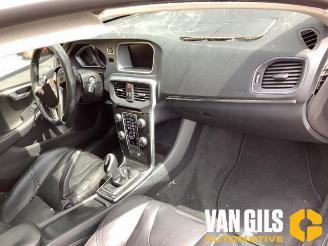Volvo V-40 V40 (MV), Hatchback 5-drs, 2012 / 2019 1.5 T2 16V Geartronic picture 14