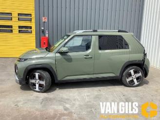 Vrakbiler auto Hyundai Inster Inster (AX1), SUV, 2024 49 kWh 2025/11