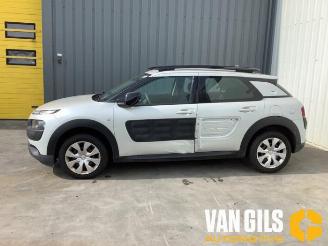 Coche siniestrado Citroën C4 cactus C4 Cactus (0B/0P), Hatchback 5-drs, 2014 1.2 PureTech 82 12V 2015/7