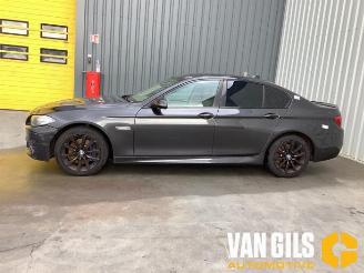 Vrakbiler auto BMW 5-serie 5 serie (F10), Sedan, 2009 / 2016 530d 24V 2013/8