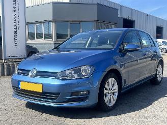 Schadeauto Volkswagen Golf 1.0 TSI Connected Series AUTOMAAT 2016/12
