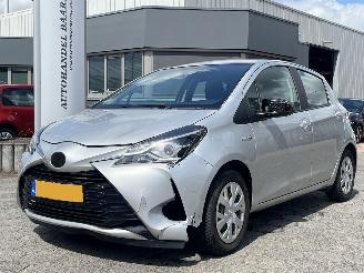Vaurioauto  passenger cars Toyota Yaris 1.5 Hybrid Active 2018/9