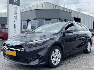 damaged passenger cars Kia Ceed 1.0 T-GDi AUTOMAAT DynamicLine 2022/11