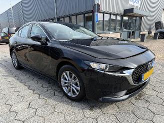 Voiture accidenté Mazda 3 2.0 e-SkyActiv-G M Hybrid 122 Comfort 2022/3
