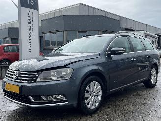 krockskadad bil auto Volkswagen Passat Variant 1.4 TSI AUTOMAAT Comfort Executive Line BlueMotion 2012/1