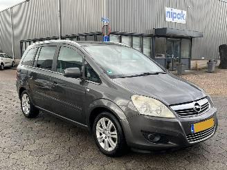 skadebil auto Opel Zafira 1.8 Cosmo 7 PERSOONS 2010/12