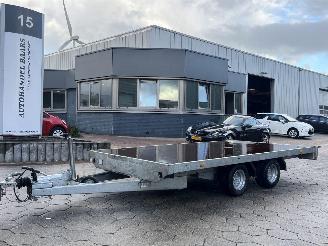 krockskadad bil aanhanger Eduard  P4 56/270 2020/4