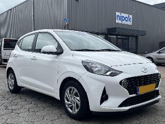 Damaged car Hyundai I-10 1.0 Comfort 5-zits 2022/8