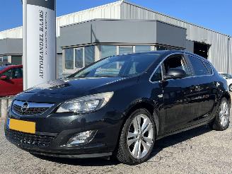 damaged passenger cars Opel Astra 1.4 Turbo GT 2011/11