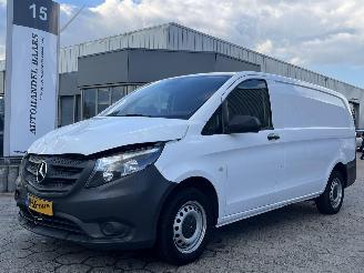 krockskadad bil bedrijf Mercedes Vito 114 CDI Lang 2024/3