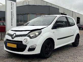 damaged passenger cars Renault Twingo 1.2 16V Acces 2013/7