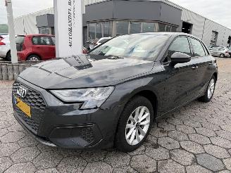 Unfallwagen Audi A3 Sportback 30 TFSI Pro Line 2021/11