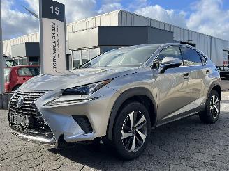 damaged passenger cars Lexus NX 300H AWD President Line 2017/11
