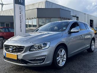 Auto incidentate Volvo V-60 2.4 D6 AWD Plug-In Hybrid Summum 2013/1