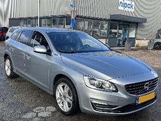 Volvo V-60 2.4 D6 AWD Plug-In Hybrid Summum picture 3