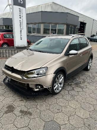 Damaged car Volkswagen Polo 1.2 TSI Cross 2017/1