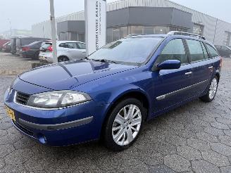 Coche accidentado Renault Laguna Grand Tour 2.0-16V Tech Line 2007/6