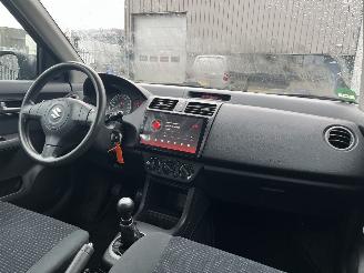 Suzuki Swift 1.3 Base picture 11
