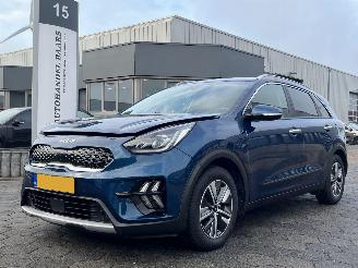 Vaurioauto  passenger cars Kia Niro 1.6 GDi Hybrid ExecutiveLine 2022/2