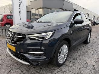 krockskadad bil auto Opel Grandland X 1.2 Turbo Business Executive 2019/9