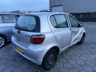 Toyota Yaris 1.3-16V VVT-i Luna picture 5