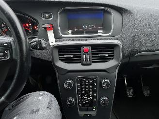 Volvo V-40 1.6 D2 Summum picture 17