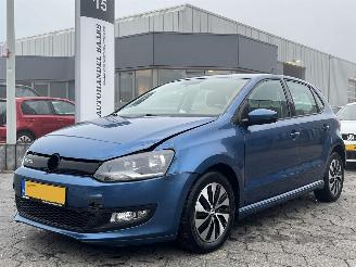 damaged passenger cars Volkswagen Polo 1.0 BlueMotion Edition 2017/4