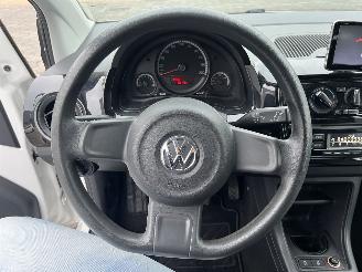 Volkswagen Up! 1.0 move up! BlueMotion picture 15
