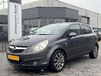 Vaurioauto  passenger cars Opel Corsa 1.2-16V \'111\' Edition 2011/2