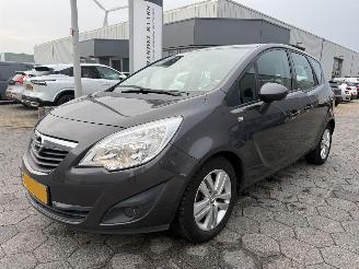 Vaurioauto  passenger cars Opel Meriva 1.4 Turbo Cosmo 2011/1