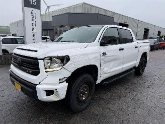 danneggiata veicoli commerciali Toyota Tundra 5.7 V8 Double Cab 2015/1