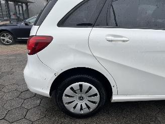 Mercedes B-klasse 220 d Ambition AUTOMAAT picture 11