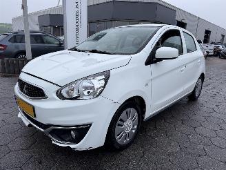 krockskadad bil auto Mitsubishi Space-star 1.0 Cool+ 2019/2