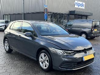 Volkswagen Golf 1.0 eTSI Life picture 3