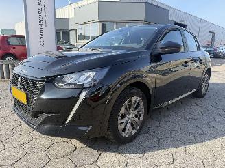 krockskadad bil auto Peugeot 208 EV Active Pack 50 kWh 2023/5