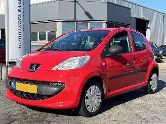 krockskadad bil auto Peugeot 107 1.0-12V XR 2007/3