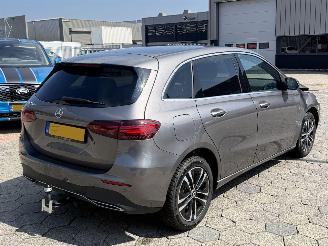 Mercedes B-klasse 250 e Star Edition AMG Line Plus picture 4